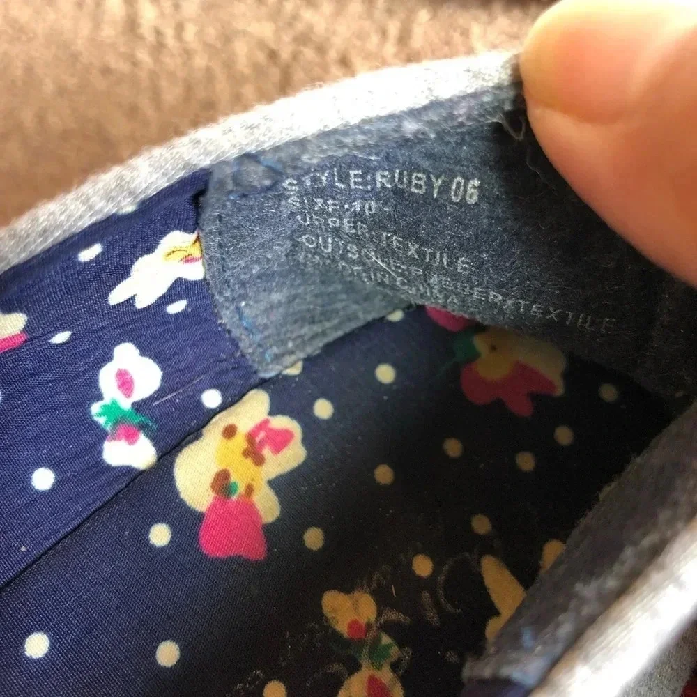 Women slippers size 6